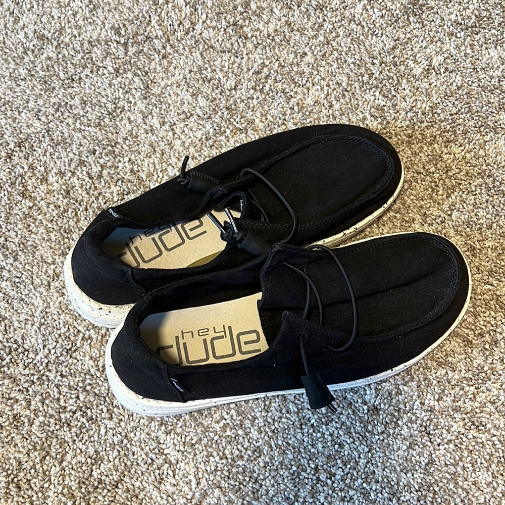 Hey dude size 6